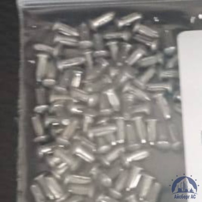 Заклёпка пластиковая забивная белая 3х5,7 мм без шляпки купить в Семей