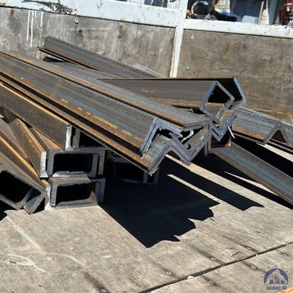 Уголок стальной равнополочный 200х200х25 мм 3сп/3пс ГОСТ 8509-93